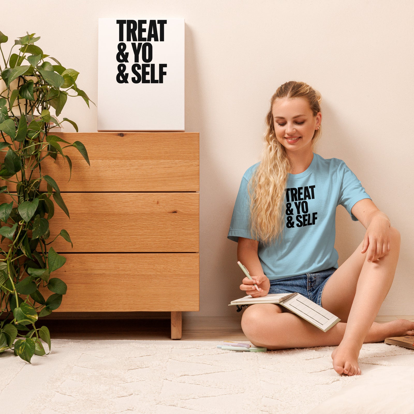 Product mockup Graphic Tee — view 11